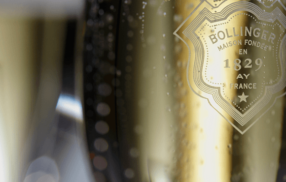 Picture: Vinn unik eftermiddag med Bollinger och Aston Martin