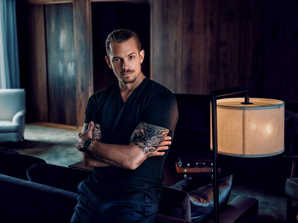 Joel Kinnaman ambassadör för svenskt klockmärke – se bilderna här