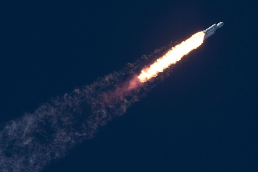 Här är sista bilden från SpaceX rymd-Tesla