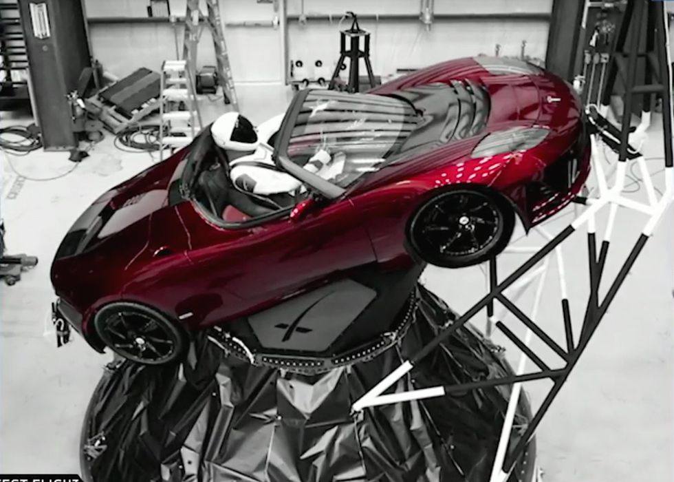 Tesla Roadster på väg till Mars – lyckad uppskjutning av SpaceX Falcon Heavy