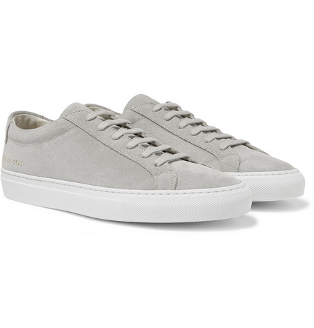 Sneakers i grå färg från Common Projects.