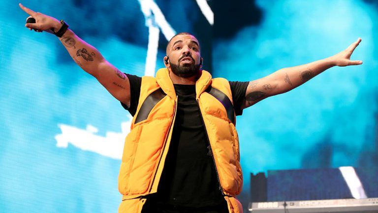 Picture: Drake krossar nytt Billboard-rekord och tatuerar in Beatles