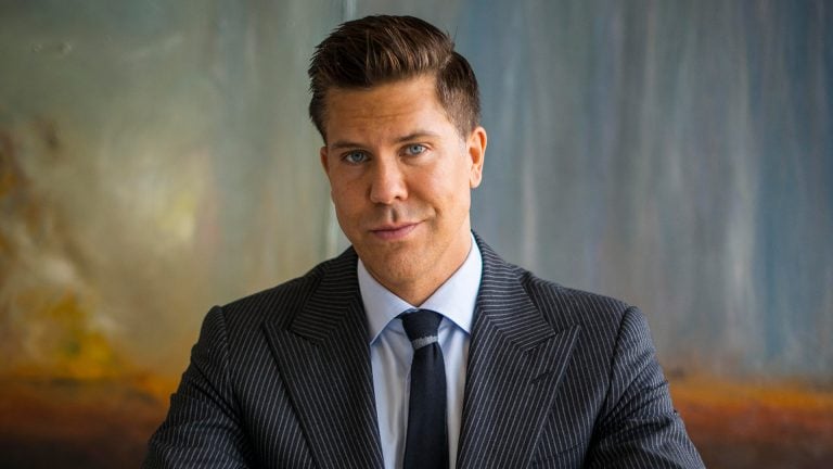 Picture: Fredrik Eklund: ”Alkohol kunde leda till kokain och ett beteende jag inte var stolt över”