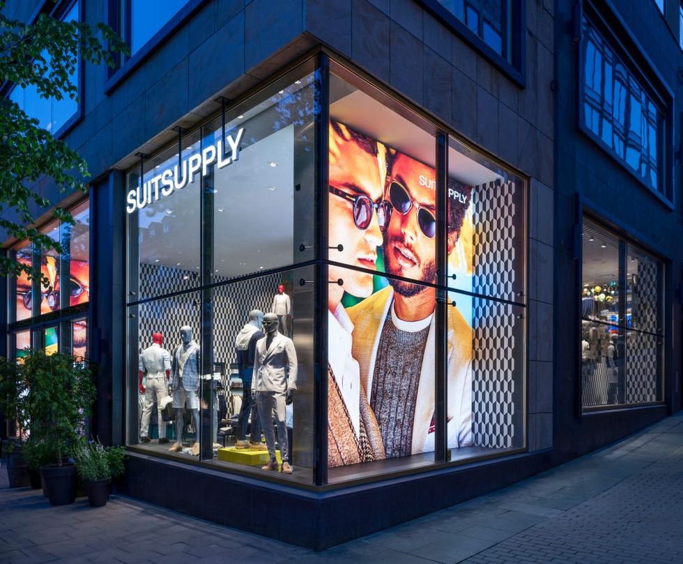 Suitsupply slog äntligen upp dörrarna i Stockholm