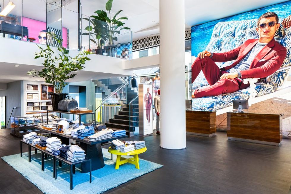 Suitsupply slog äntligen upp dörrarna i Stockholm